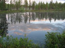 Muonionalusta Expedition - Mirror likeimage on lake.